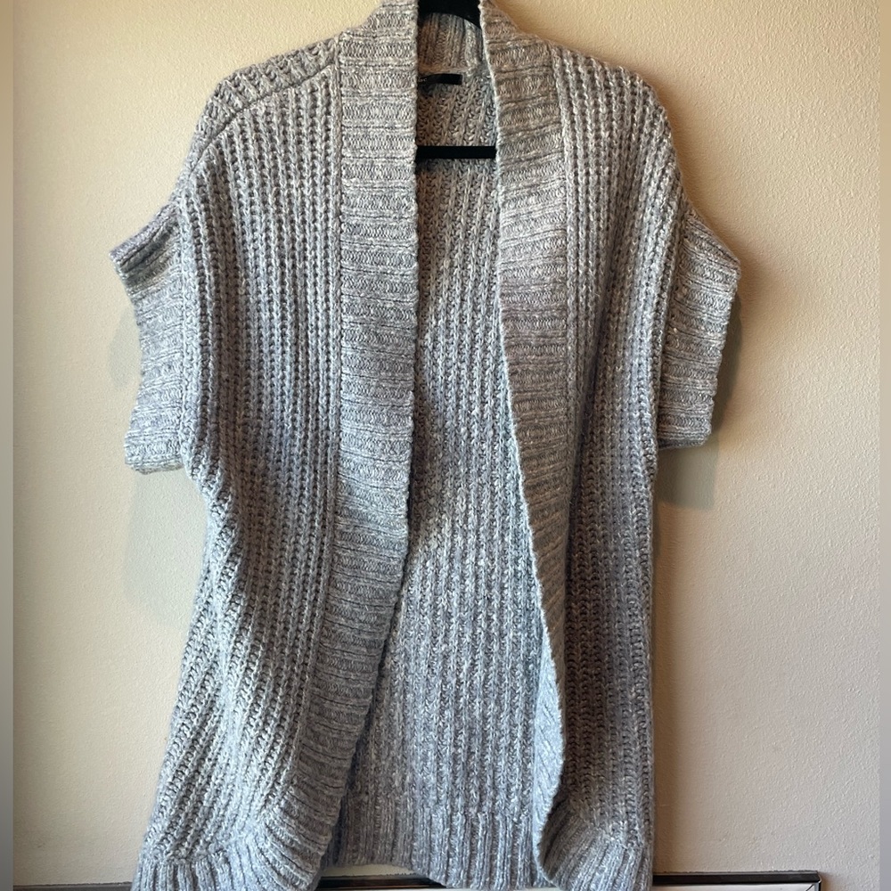 Mac & Jac. Short sleeve, knitted, thigh length cardigan. Size Medium.